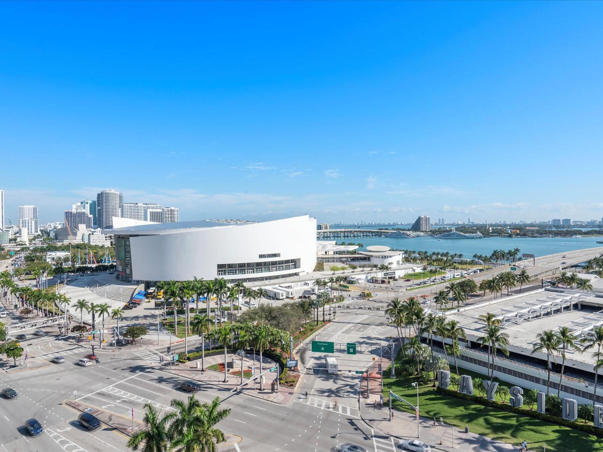 Apartment Mvr - - #1 Superhost - Views & Walkable Miami