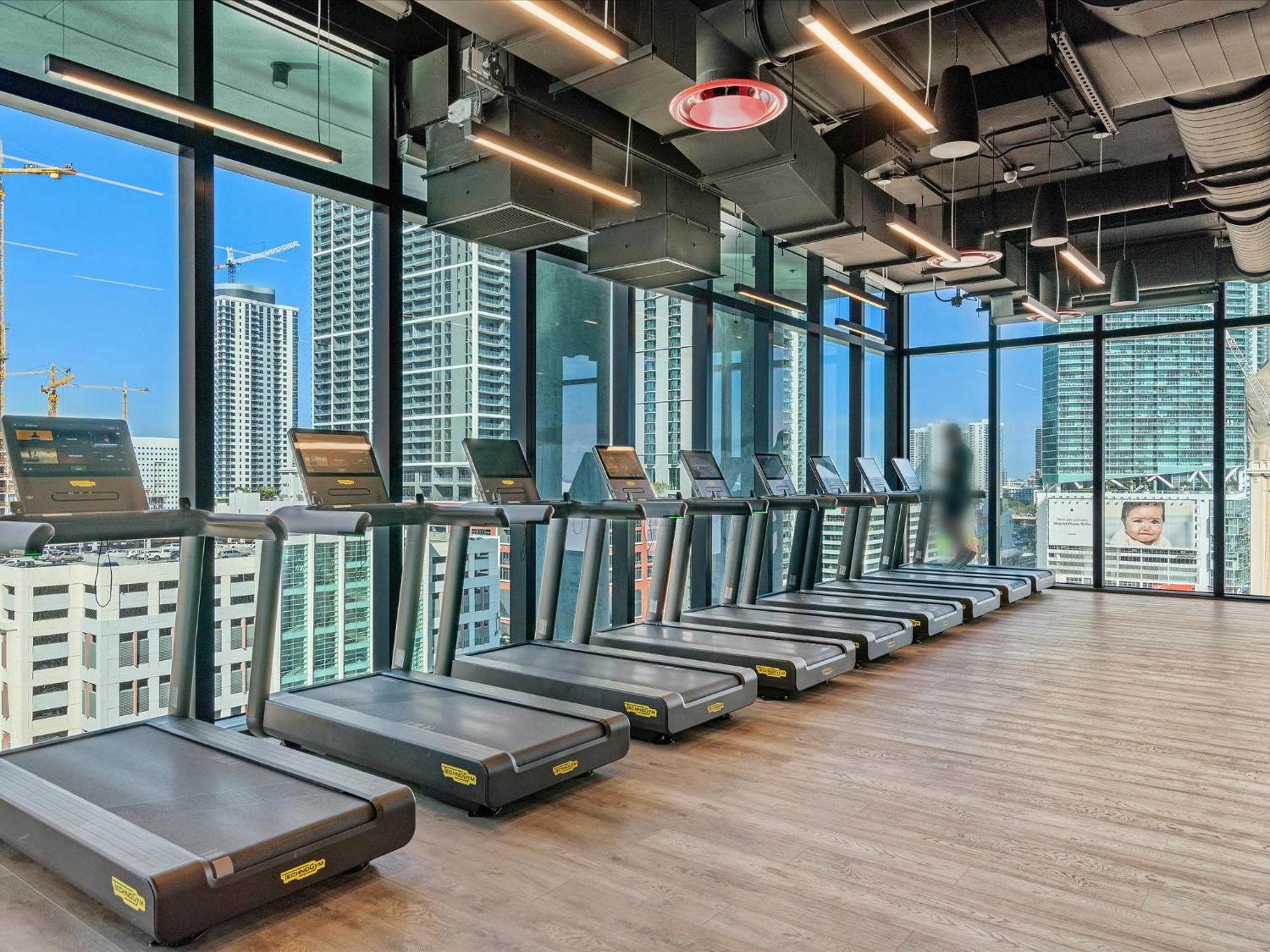 Mvr - - #1 Superhost - Views & Walkable